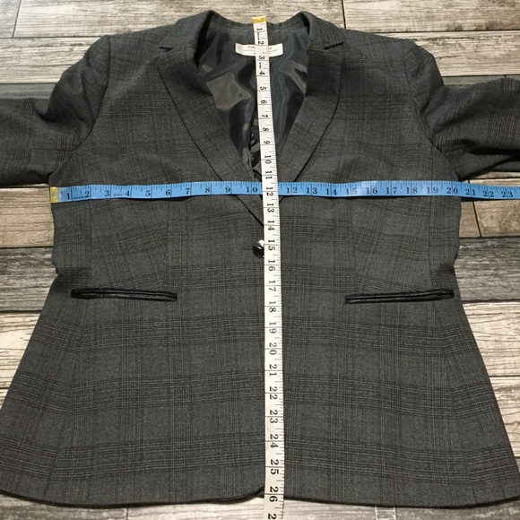 Tahari Plaid Blazer Jacket Women’s 12P Gray One Button Career Business - Picture 3 of 10
